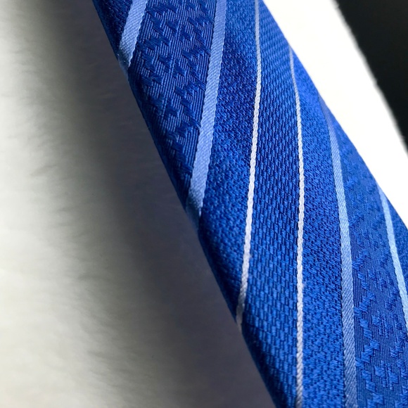 Brioni ROYAL Handmade 100% Silk Tie - Picture 5 of 8